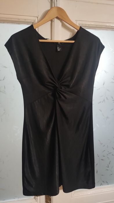 Rochiță (semi)eleganta H&M