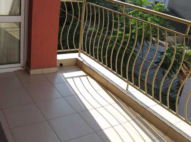 Дава се под наем Двустаен апартамент в Бургас, Възраждане - 77 кв.м за 153 € - Снимка #3