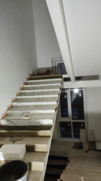 Barcha turdagi kafel ishlarini qilamiz tez va sifatli .