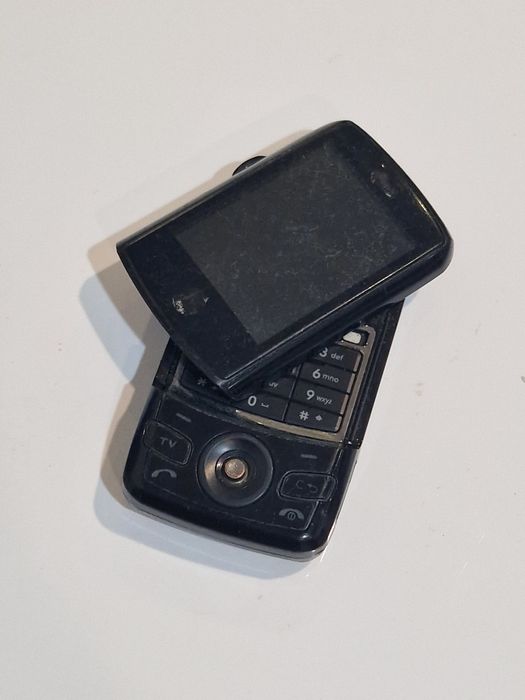 Telefon pentru colecție sau pentru piese fără accesorii