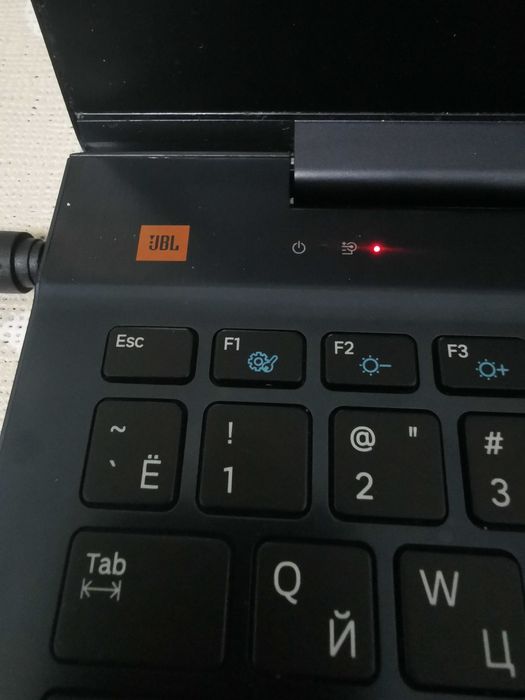 Ноутбук Samsung ATIV Book 8