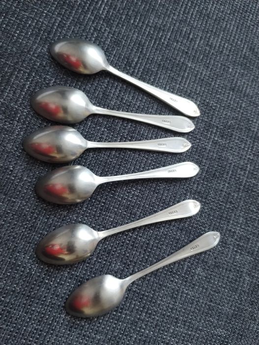 Tava frumos gravată din perioadă vintage, placată cu argint