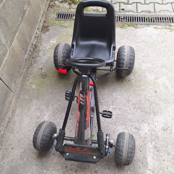 Kart cu pedale pentru copii