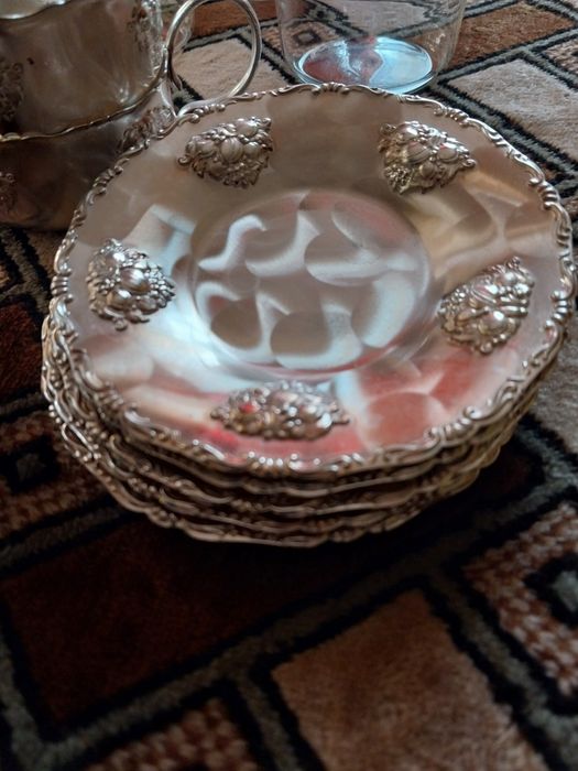 Старинные чашки с тарелочками