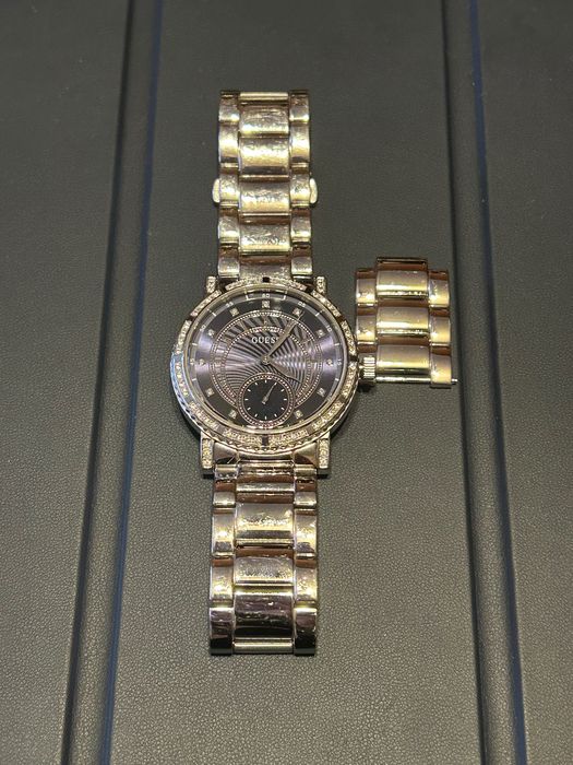 Оригинален дамски часовник Guess