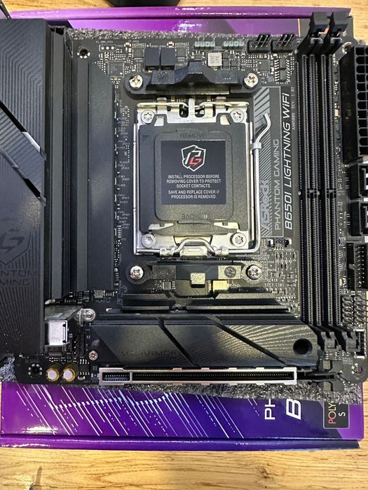 Placa de baza ASRock B650I Lightning WiFi  – Garantie 2027