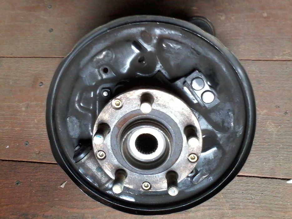 Задняя ступица на субару.