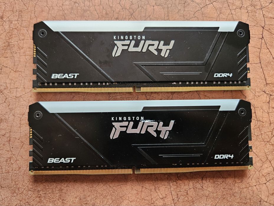 Kit RAM 2x 8GB DDR4 3200Mhz Kingston FURY RGB