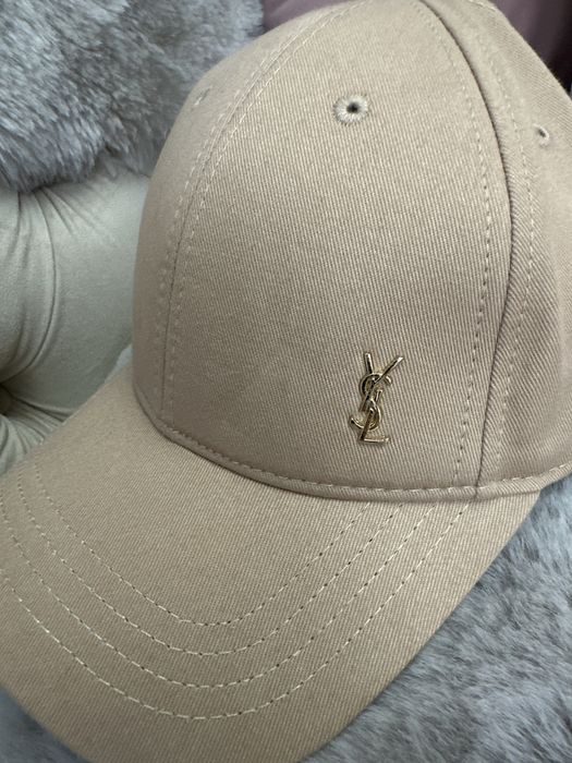 Sapca noua YSL calitate ff buna