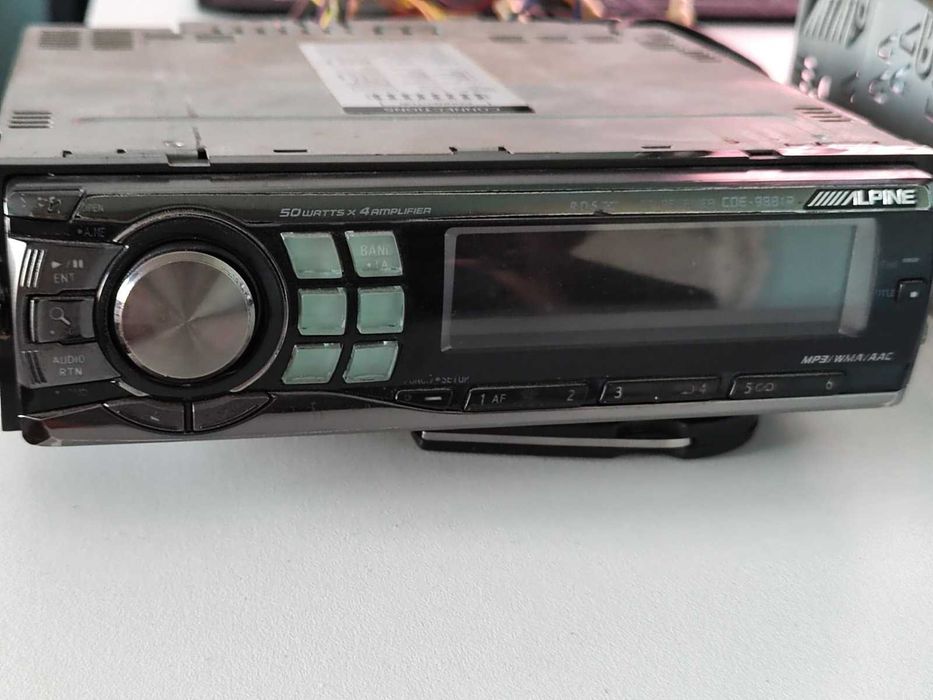 Радио Alpine CDE - 9881R + Дистанционно + Aux кабел