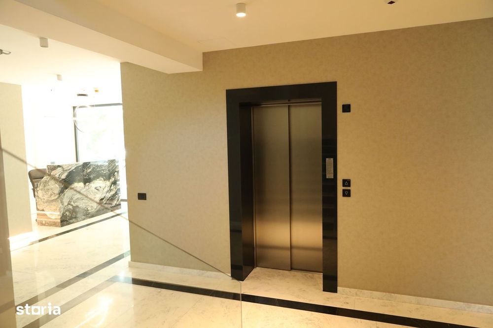 De Gaulle Residence/Arcul de Triumf
