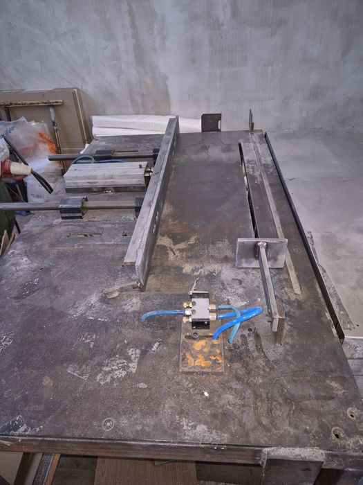 Машина за производство на хартиени кърпи за ръце