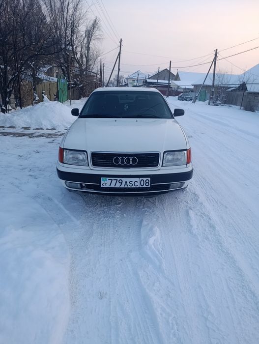 Продаю Ауди с4 седан