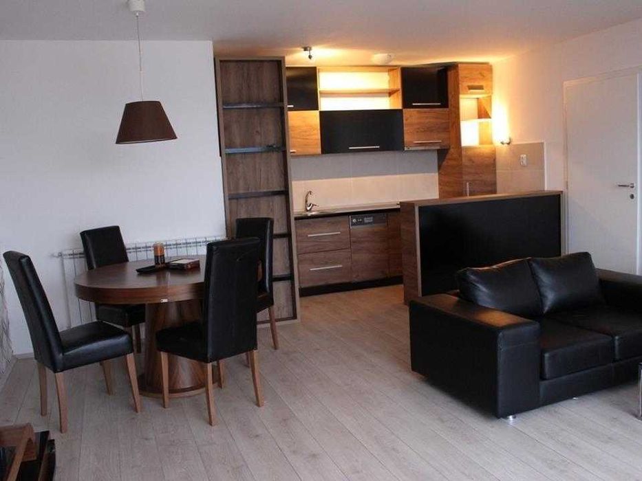 Дава се под наем Двустаен апартамент в Бургас, Славейков - 54 кв.м за 229.5 € - Снимка #1