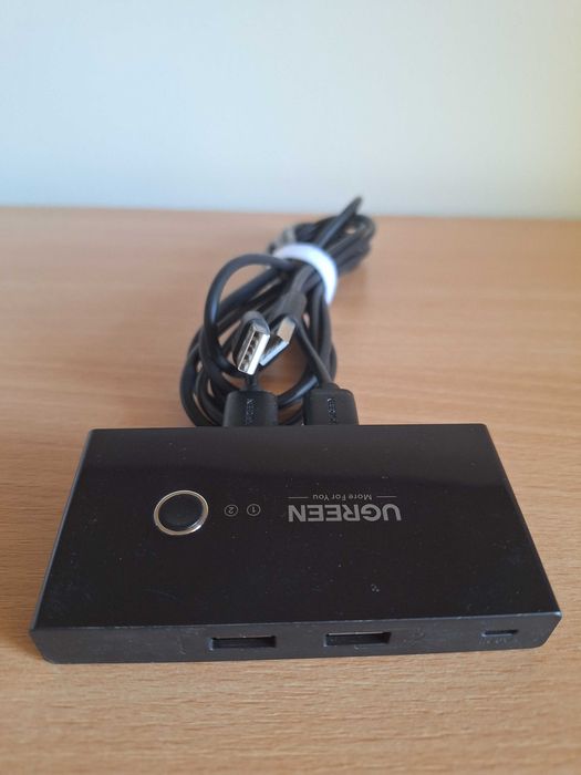 KVM Ugreen, USB 2.0