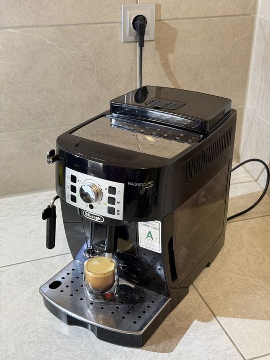 Кафемашина кафеавтомат DeLonghi Magnifica S