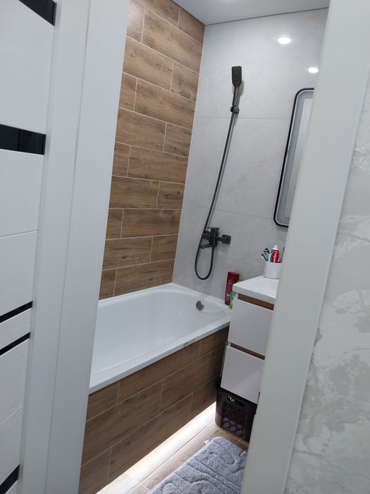 Продам 2 комнатную  квартиру