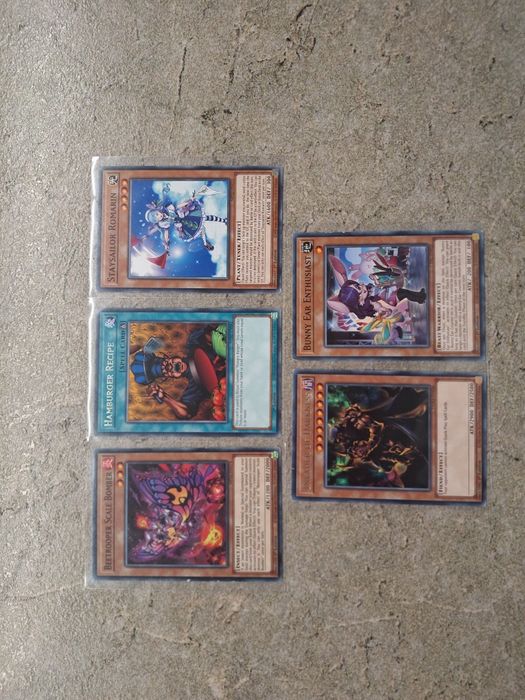 Продавам Yu-Gi-Oh карти