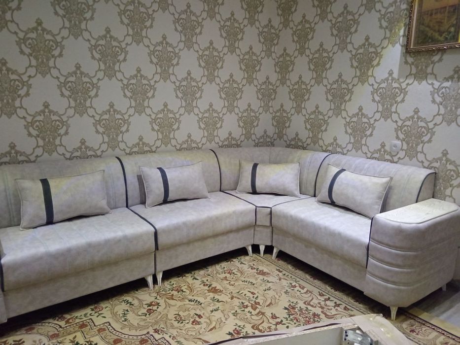 Mexmon xona uchun yumshoq mebellar