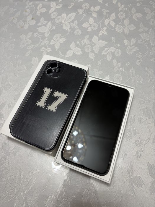 iPhone 11 black (64GB)