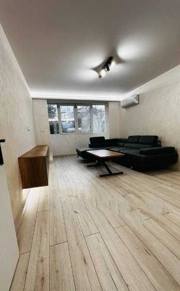 Продава се Двустаен апартамент в Бургас, Лазур - 61 кв.м за 2753 €/кв.м - Снимка #3