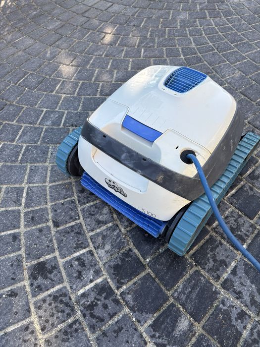 Aspirator piscina Dolphin S100
