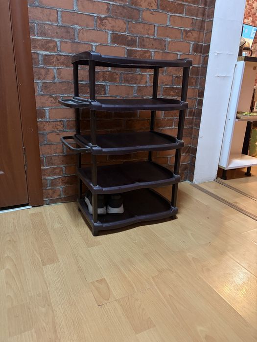 Продам обувницу 2000