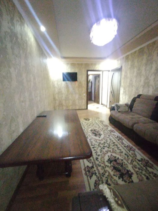 Ijaraga kvartra beriladi Marxabo totus orqasda 2 xona 1 etaj