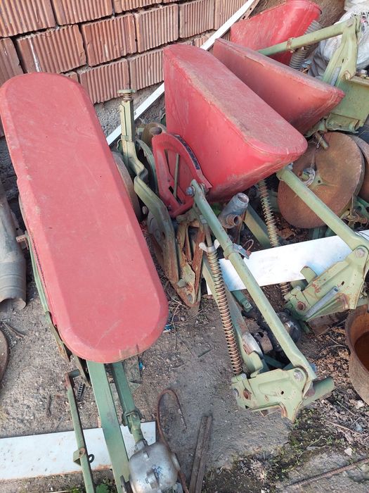 Semanatoare pe vacuum cu 4 sectii