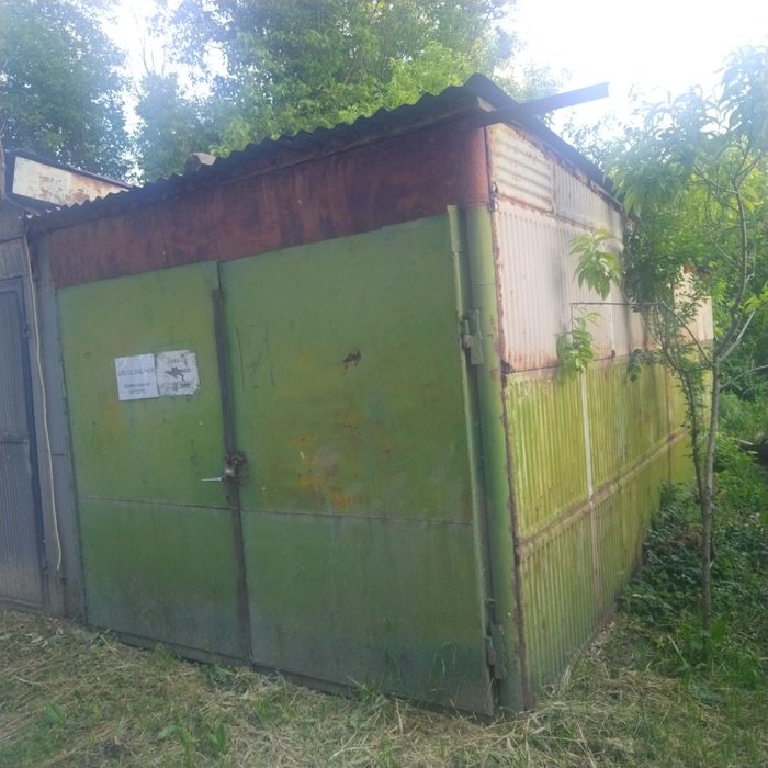 Собственик дава под наем метален гараж кв.Абритус 17 Водната
Собственик дава под наем обзаведена гарсионера кв. Бузлуджа.
Блокът е цялостно саниран
Ко