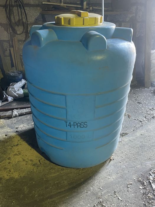 Продам бак 1000 л пещевой пластик