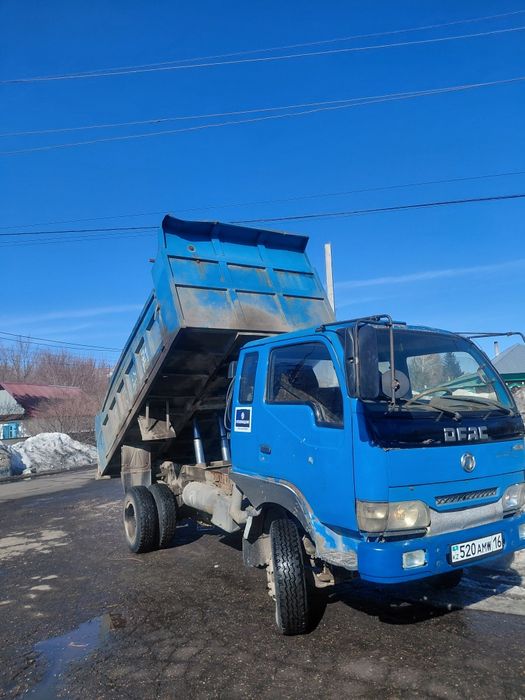 Услуги манипулятора, и самосвала.