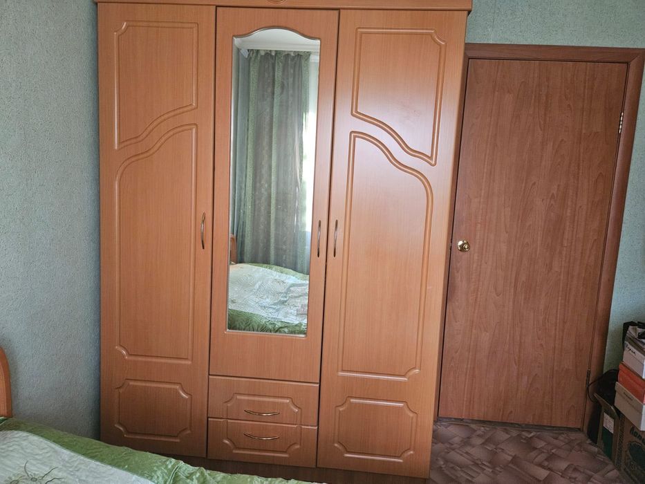 продам спальный гарнитур