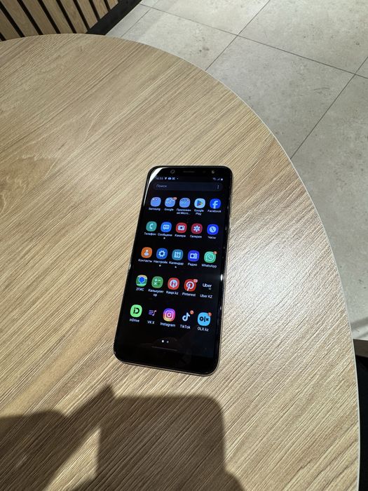 Самсунг А6.   32гб