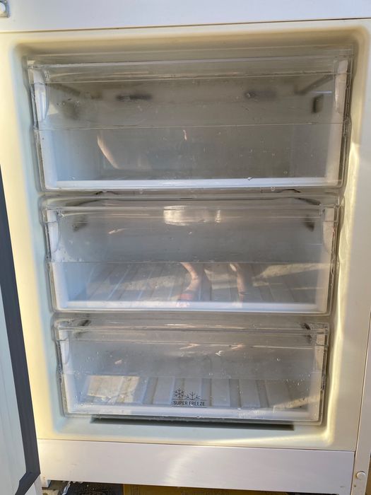 Холодильник hotpoint