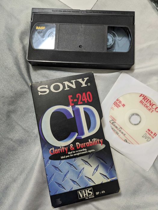 Видеокасетки VHS, VHS-C, miniDV със сватби прехвърлям на флашка