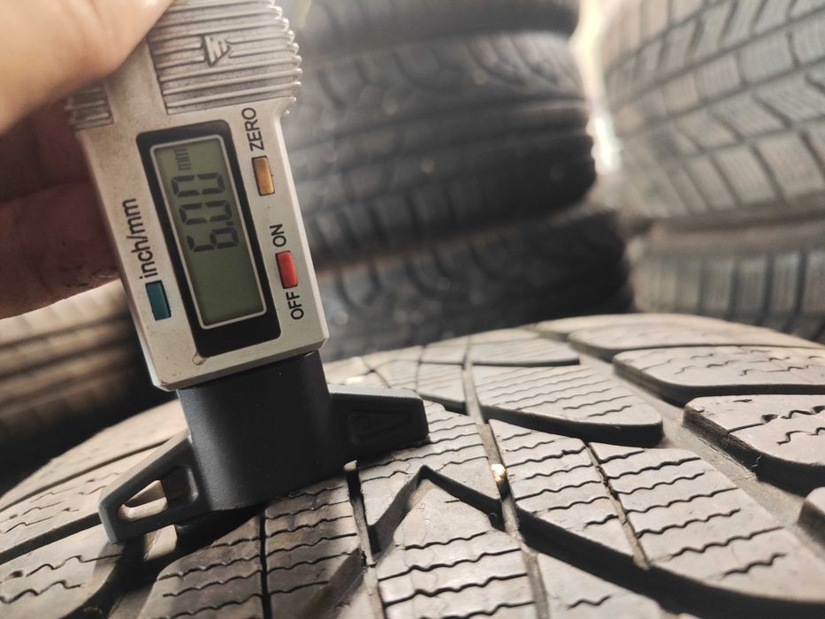 2бр.зимни гуми 245/50/18 Dunlop