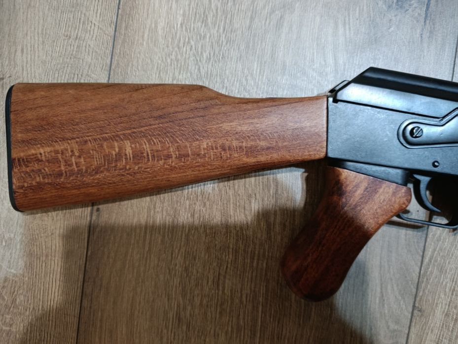 Продавам реплика на АК-47