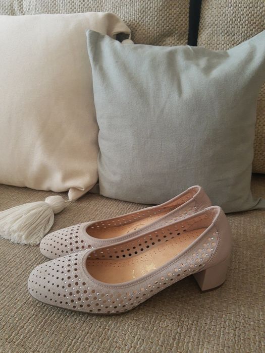 Pantofi Hispanitas NOI din piele întoarsă perforată