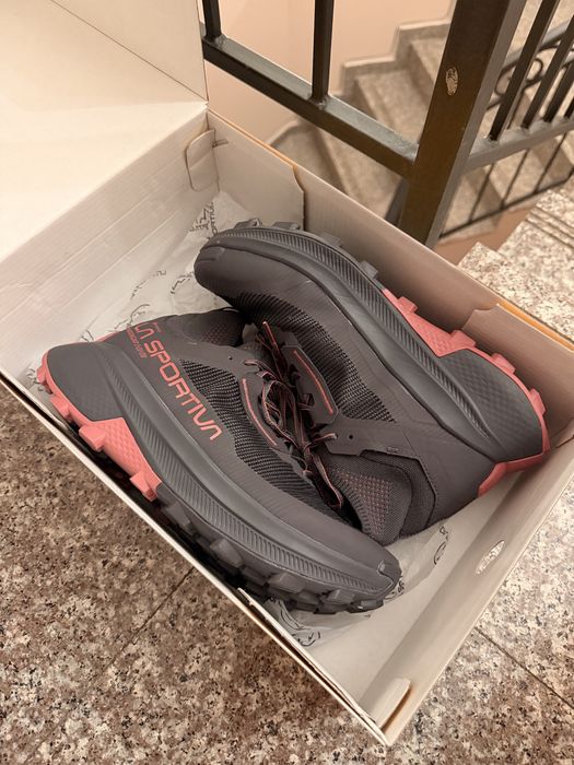 Туристически обувки La Sportiva 40 номер