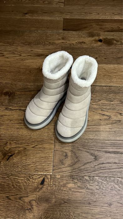 Cizme Moncler marime 35