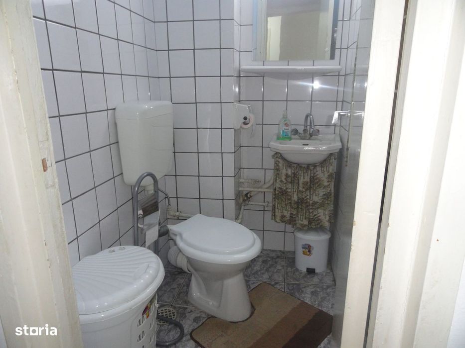 Apartament 4 camere, 2 bai, 2 balcoane, etaj 1, bloc reabilitat Vlaicu