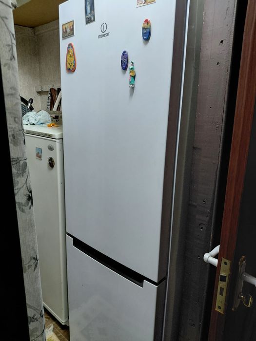 Холодильник INDESIT