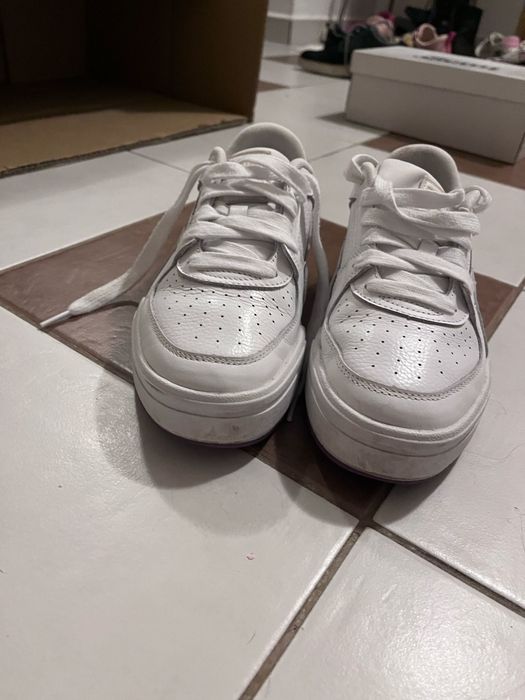 Adidași Puma albi