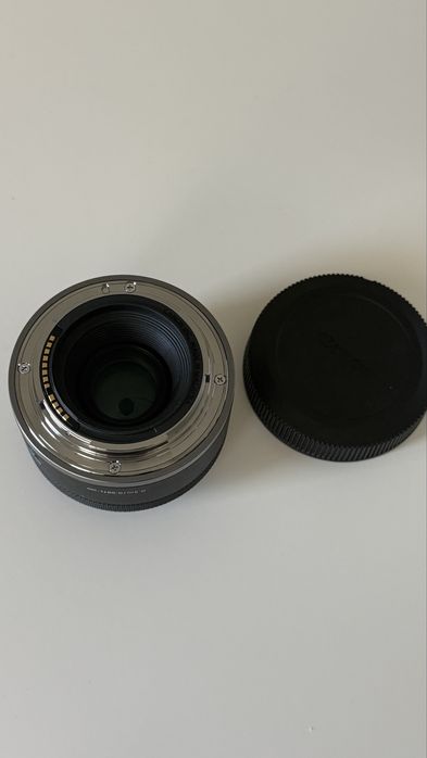 Canon RF 50 mm f1.8 STM