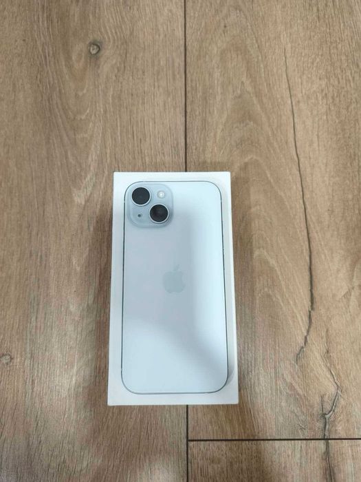 Телефон iPhone 15