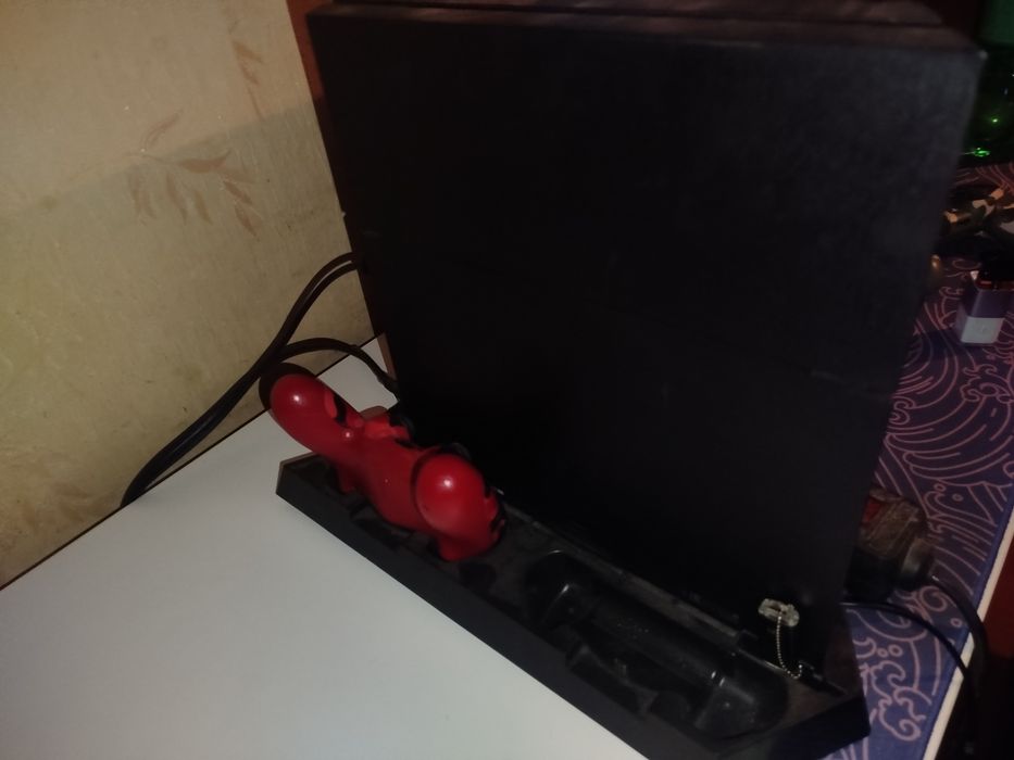 Продам пс 4 фат прошитая на 1 тб