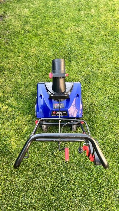 Снегоуборочная машина