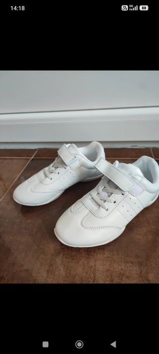 Pantofi albi unisex copii, nepurtați