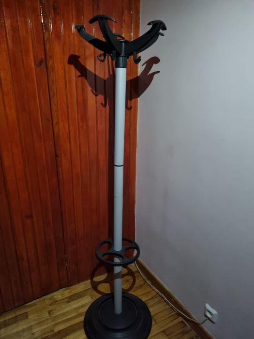 Продаю вешалку для прихожей